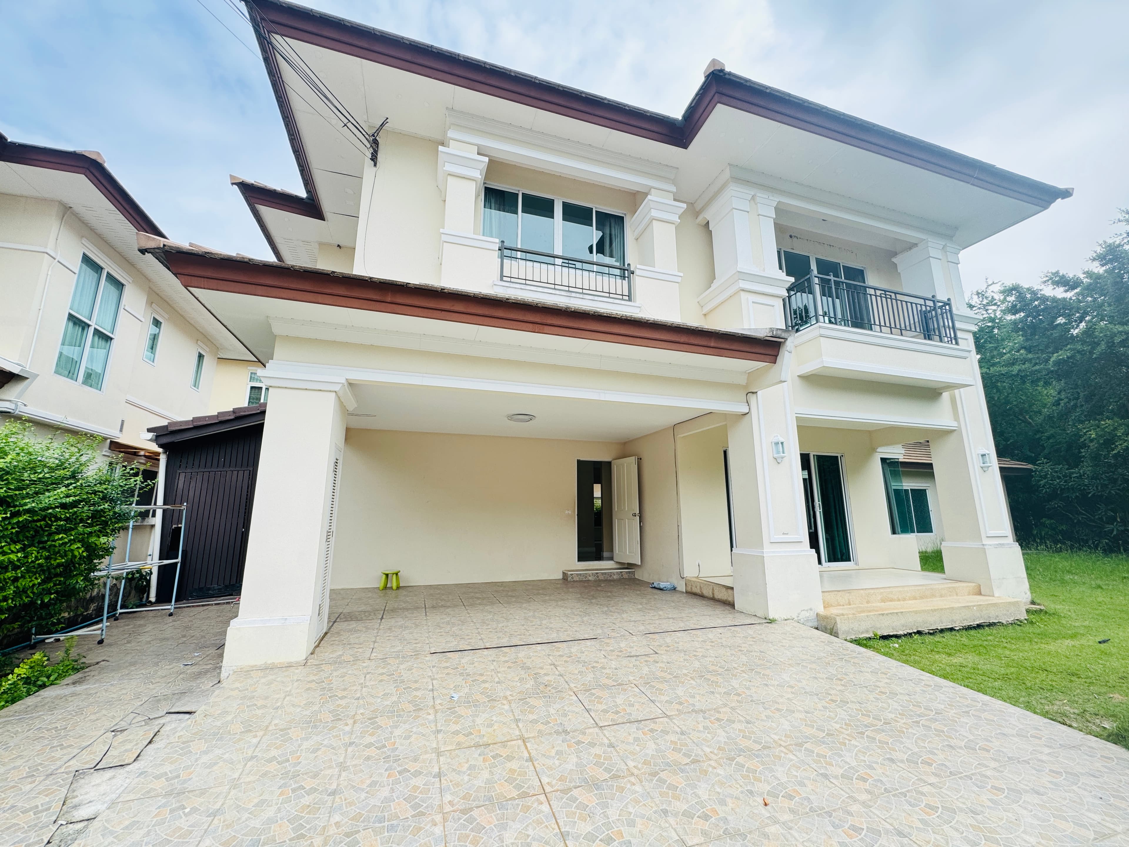 บ้านเดี่ยว 2 ชั้น หรู The Grand พระรามสอง 4นอน 3น้ำ ห้องแม่บ้าน ที่ดิน 121 ตร.ว. ติดถนนหลัก