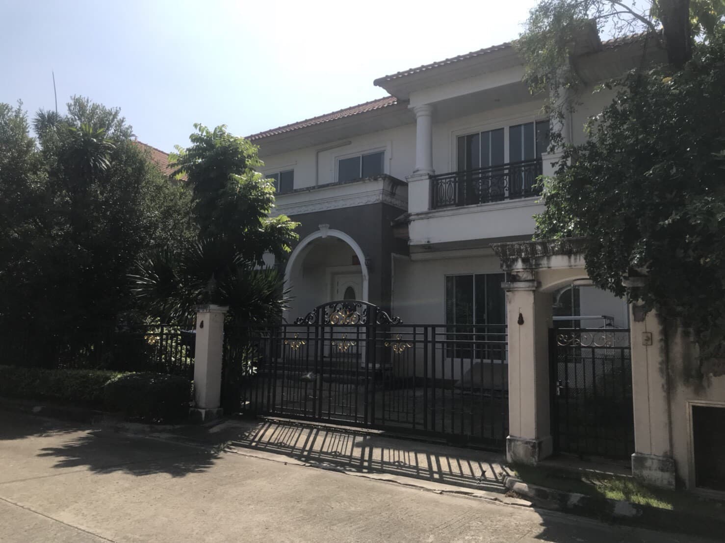 บ้านเดี่ยวให้เช่า 2 ชั้น ติดถนนพระรามสอง บรรยากาศร่มรื่นอบอุ่น 4 ห้องนอน 3 ห้องน้ำ พร้อมห้องแม่บ้าน ที่ดิน 81 ตร.วา
